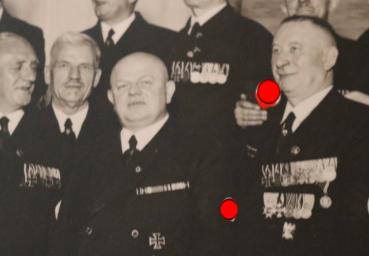 Preview: altes Gruppenfoto Veteranen Kyffhäuser Bund Ost - hochdekorierte Männer dabei - viele Orden